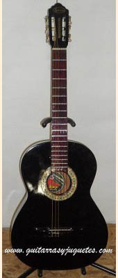 Guitarra económica modelo GTE sin curva de Paracho Vista 11